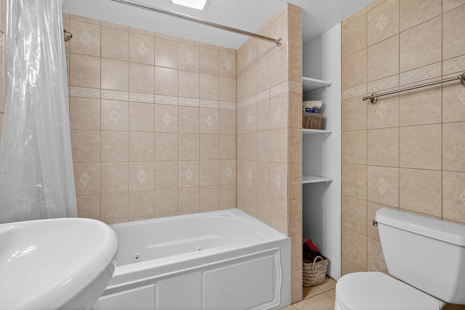 4538 North Malden Street Chicago IL 60640