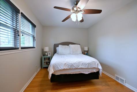 6524 North Oshkosh Avenue Chicago IL 60631