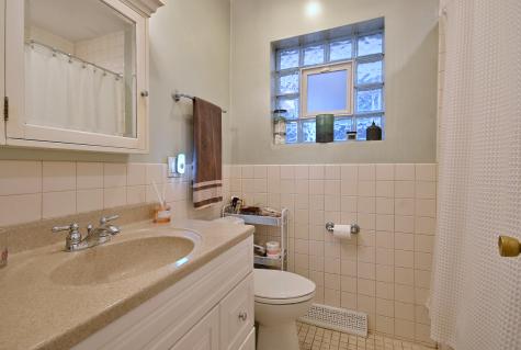 6524 North Oshkosh Avenue Chicago IL 60631