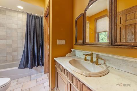 1380 Valley Road Bannockburn IL 60015