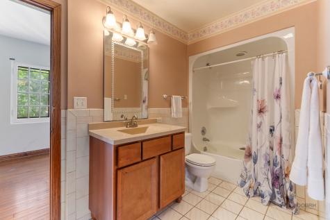 1380 Valley Road Bannockburn IL 60015