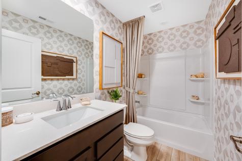 1251 Glenmont Street Algonquin IL 60102