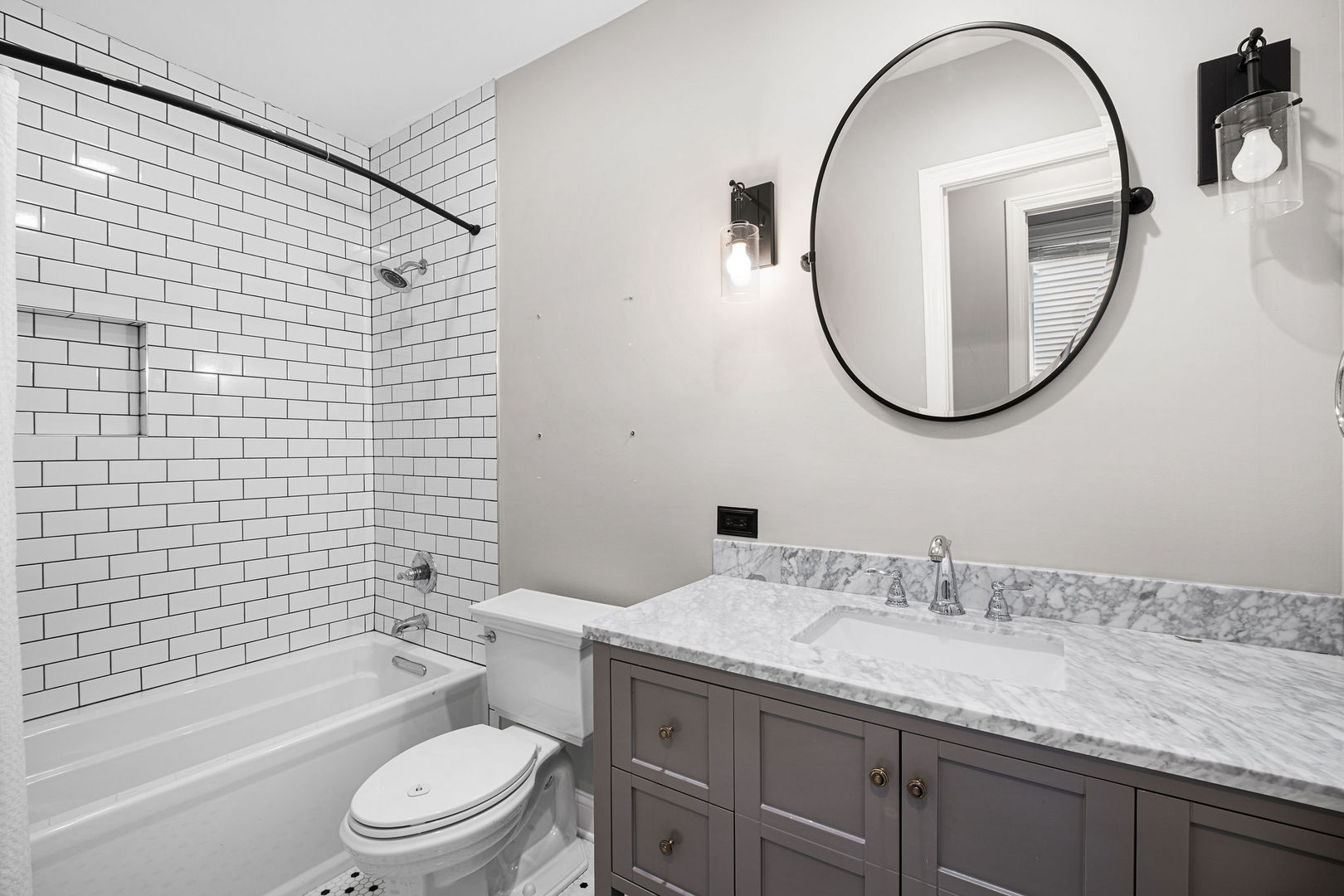 2641 North Marshfield Avenue Chicago IL 60614