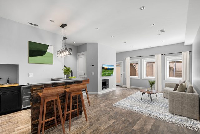 2641 North Marshfield Avenue Chicago IL 60614