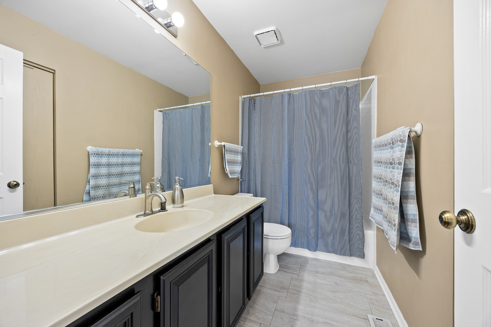 2 Buckboard Court Bolingbrook IL 60490