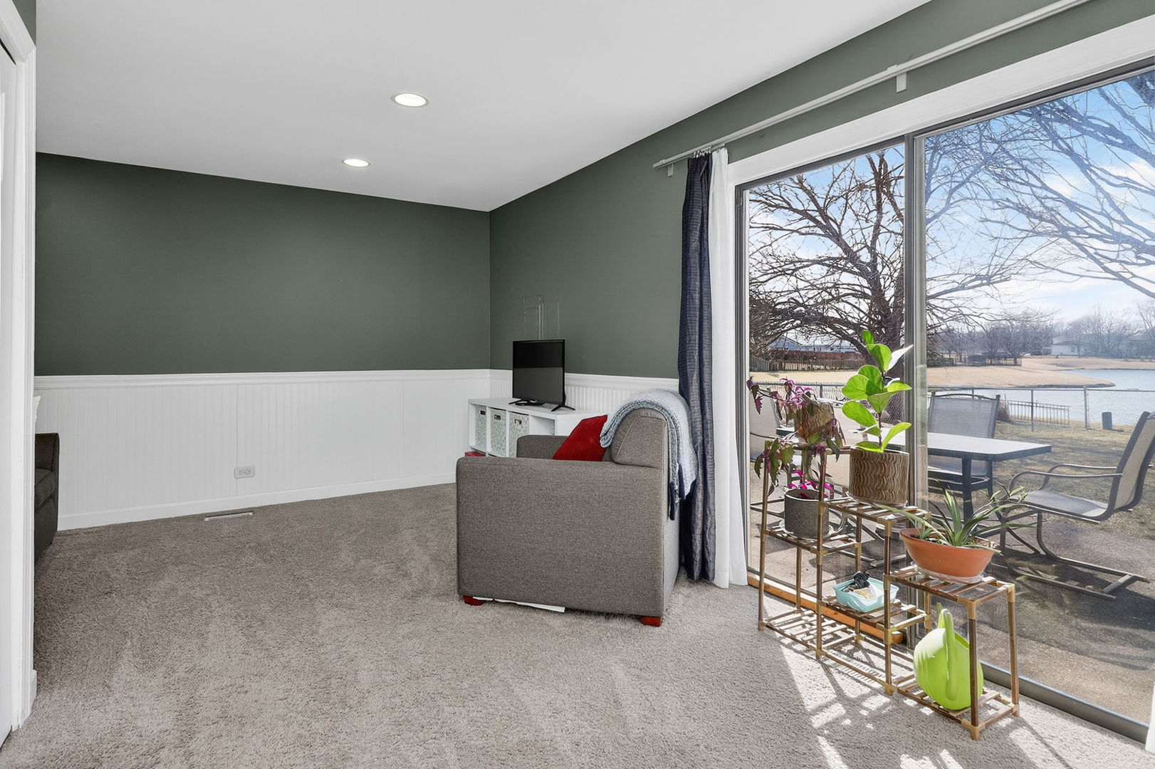 321 Lakeside Drive Bolingbrook IL 60440