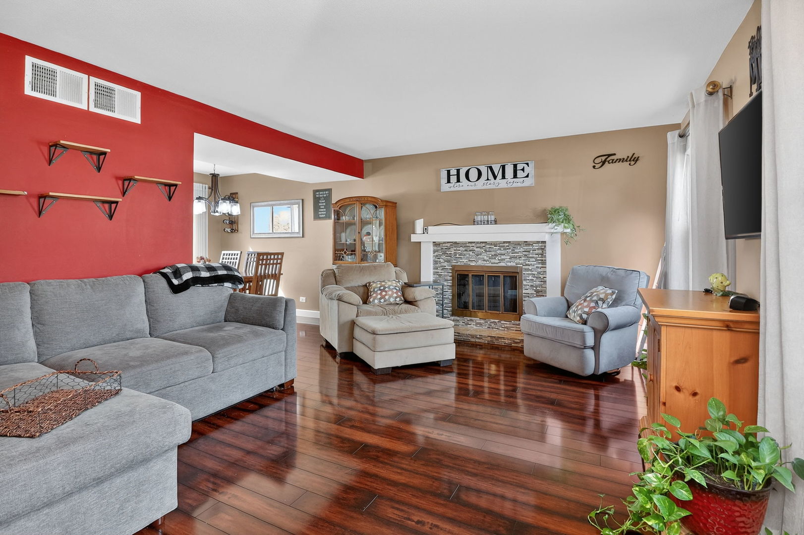 321 Lakeside Drive Bolingbrook IL 60440