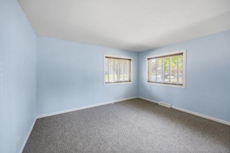 636 Forum Drive Roselle IL 60172