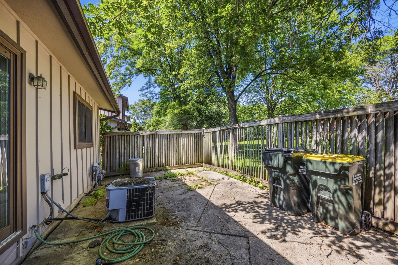 636 Forum Drive Roselle IL 60172