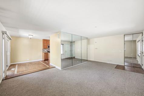636 Forum Drive Roselle IL 60172