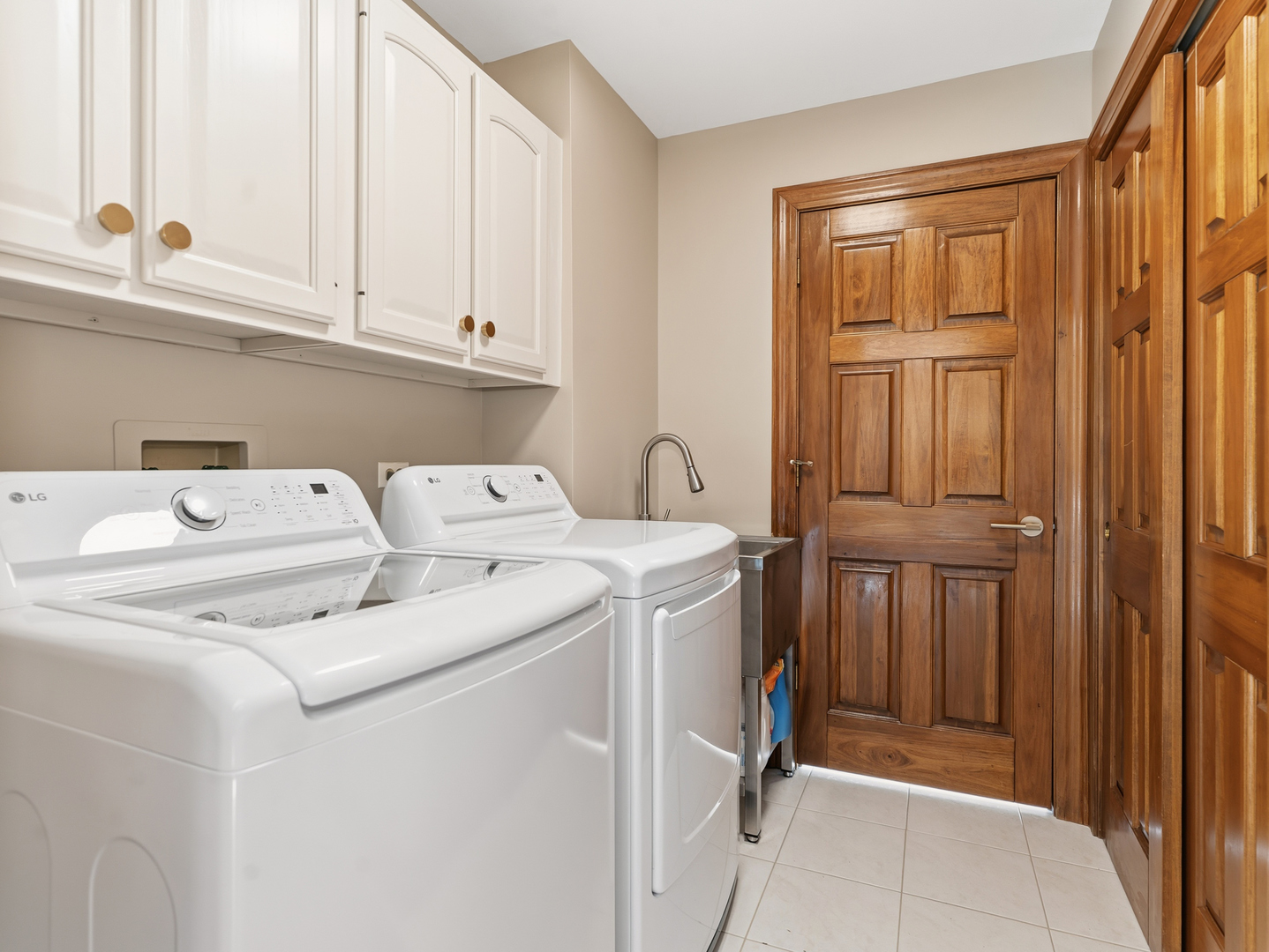 4005 White Eagle Drive Naperville IL 60564