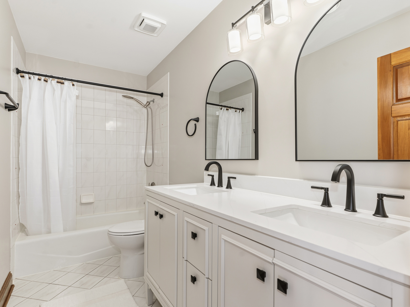 4005 White Eagle Drive Naperville IL 60564