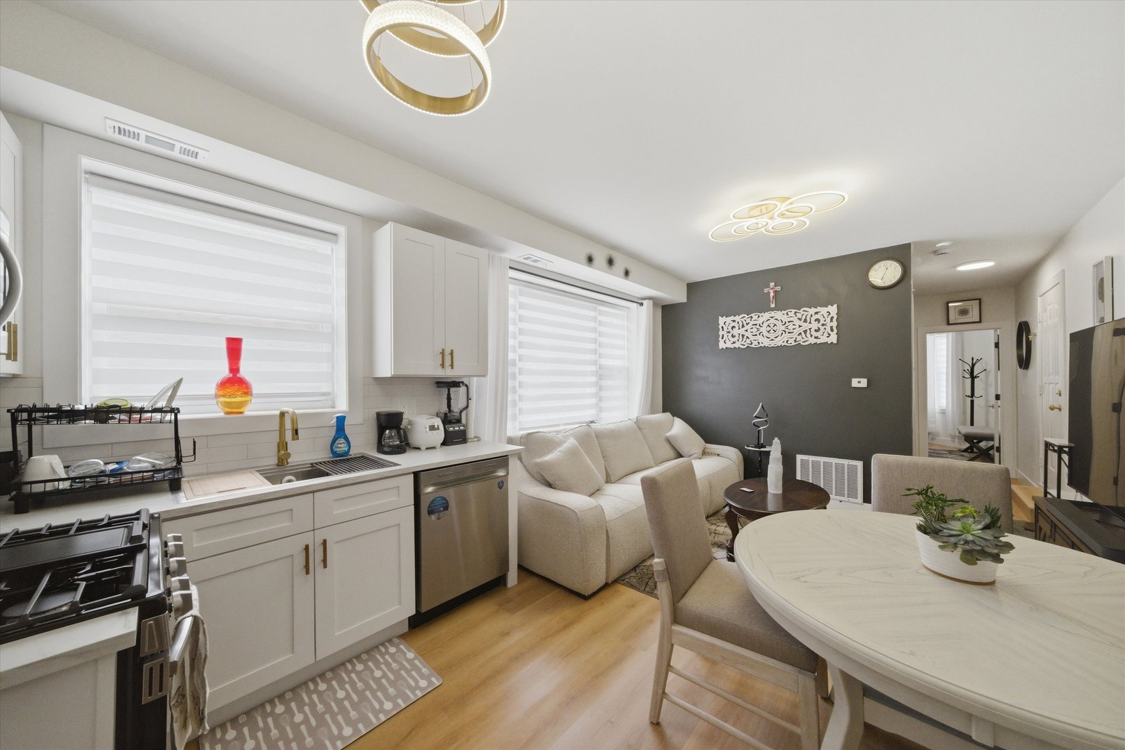 3215 North Francisco Avenue Chicago IL 60618
