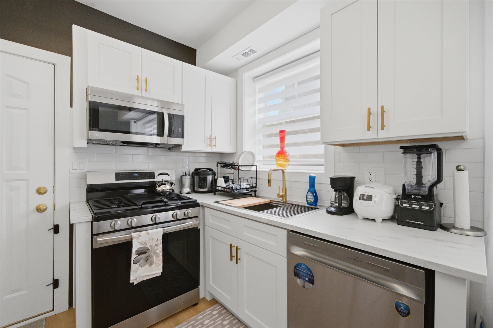 3215 North Francisco Avenue Chicago IL 60618