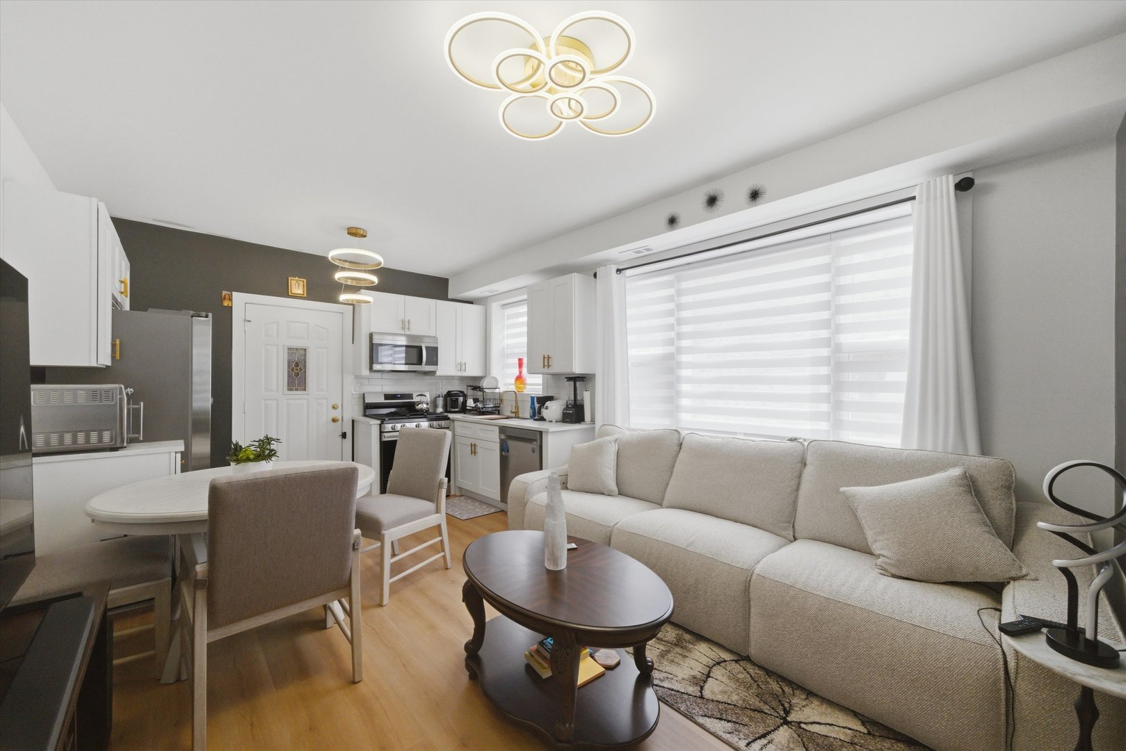 3215 North Francisco Avenue Chicago IL 60618