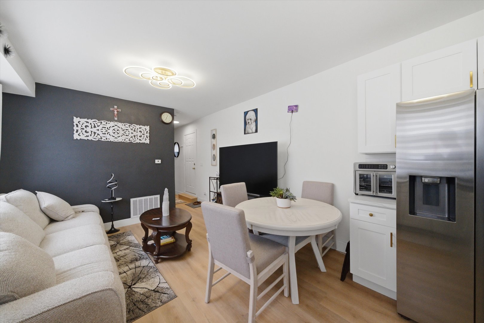 3215 North Francisco Avenue Chicago IL 60618