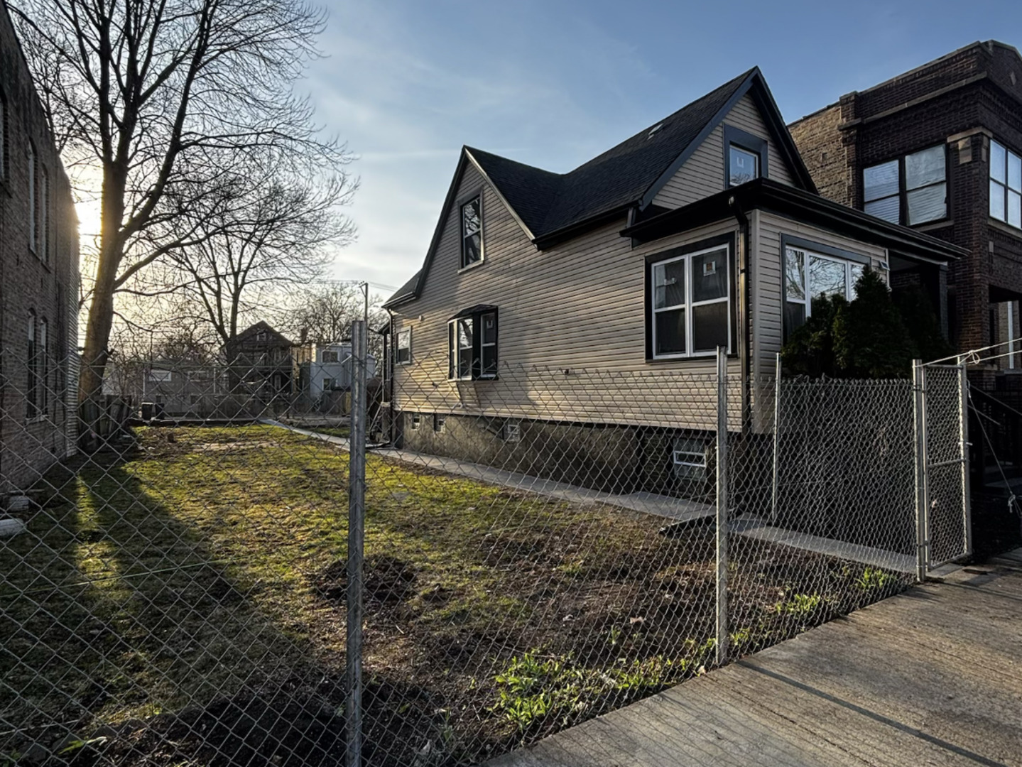 6418 South May Street Chicago IL 60621