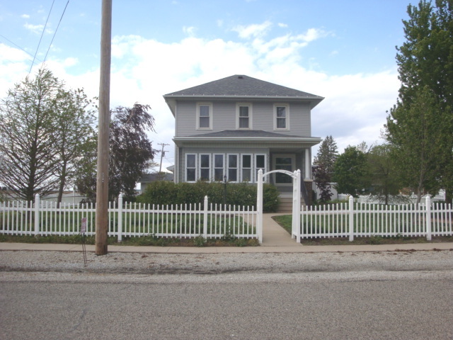 429 West Koplin Avenue Cissna Park IL 60924