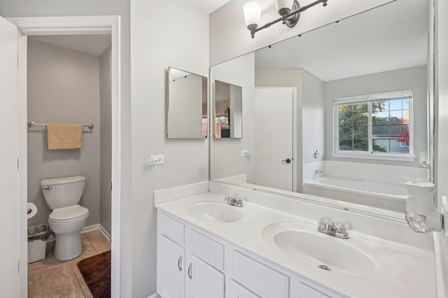 2489 Rosehall Lane Aurora IL 60503