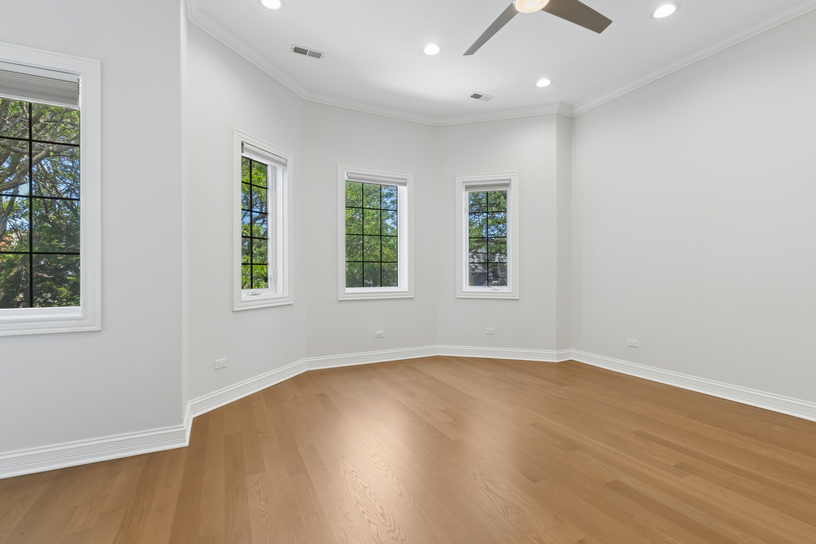 2447 West Winona Street Chicago IL 60625