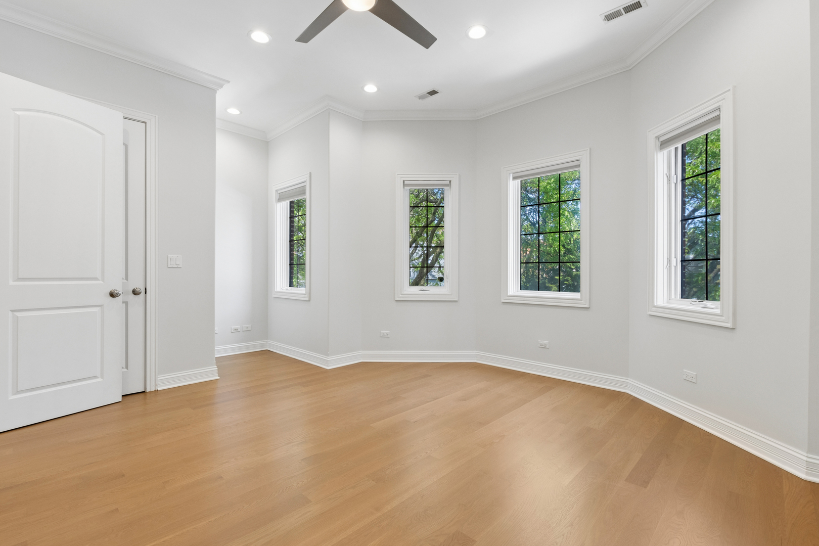 2447 West Winona Street Chicago IL 60625