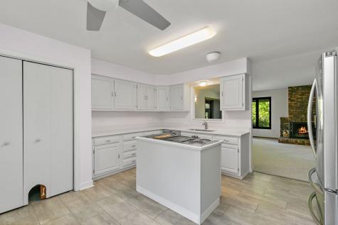 7211 Oakwood Lane Crystal Lake IL 60012