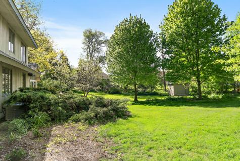 7211 Oakwood Lane Crystal Lake IL 60012