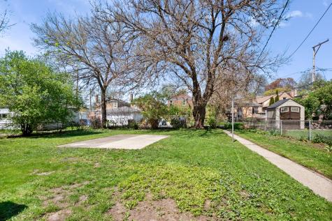 2734 West Fargo Avenue Chicago IL 60645