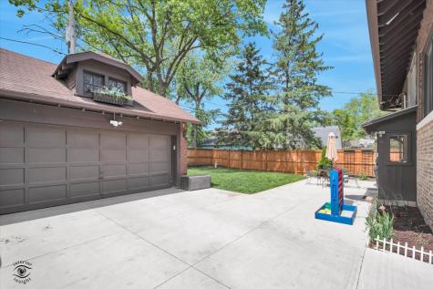 10516 South Seeley Avenue Chicago IL 60643