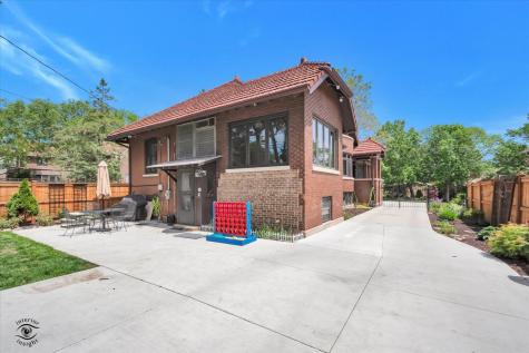 10516 South Seeley Avenue Chicago IL 60643