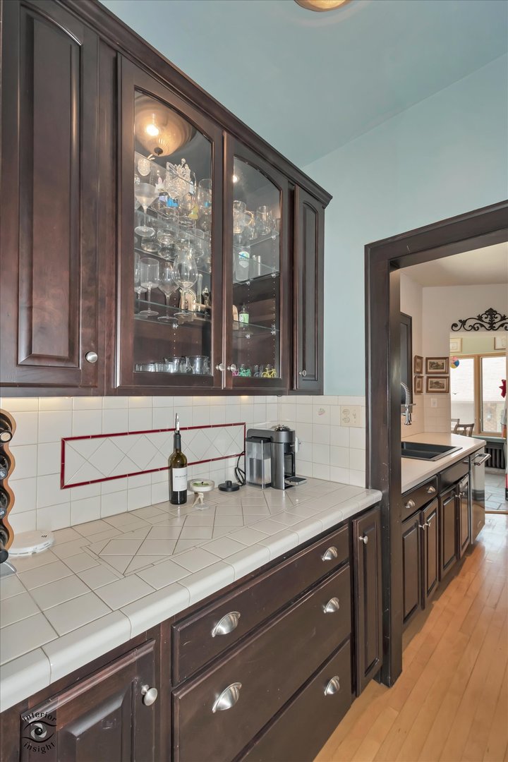10516 South Seeley Avenue Chicago IL 60643