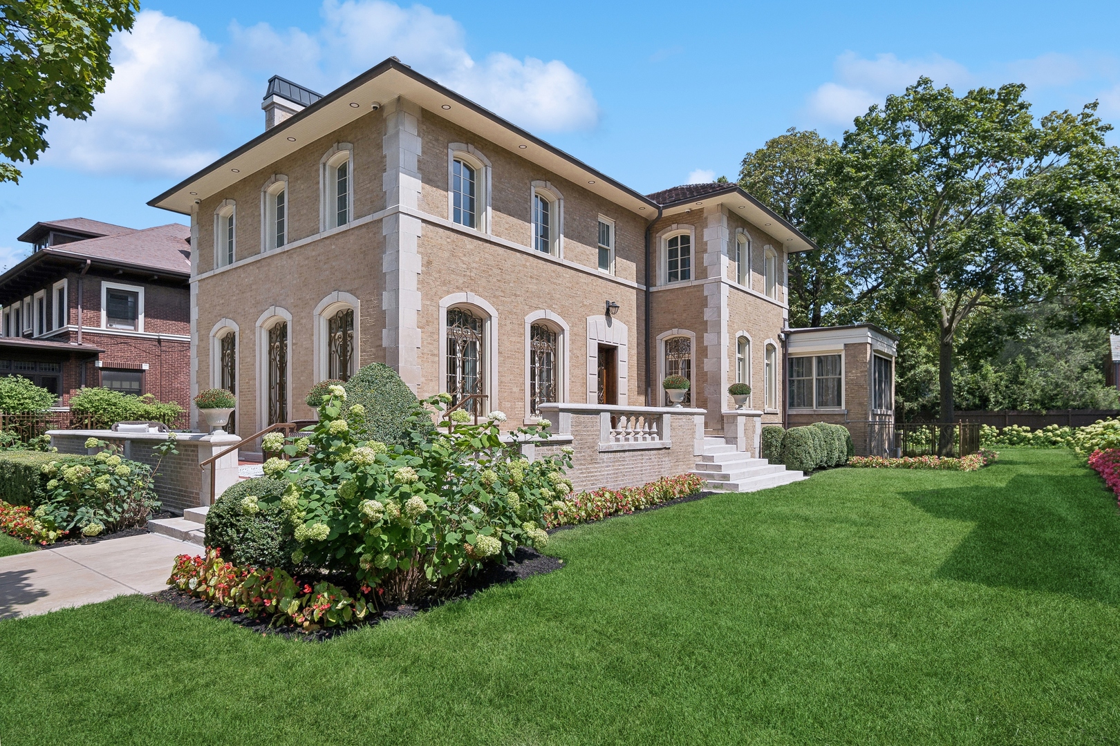 6835 South Bennett Avenue Chicago IL 60649