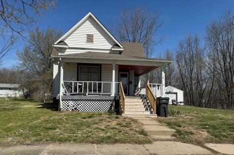 2 West Vine Street Villa Grove IL 61956