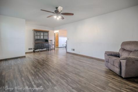 8994 Illinois Route 64 Sycamore IL 60178