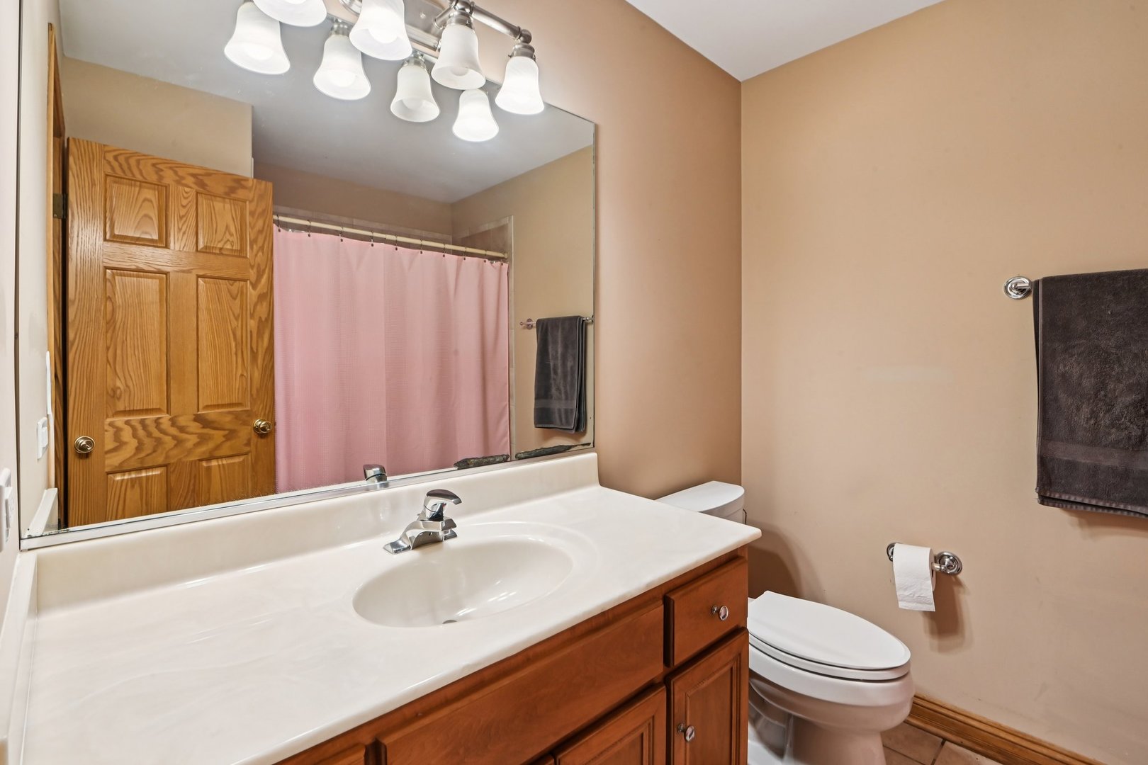 160 Lincoln Street Roselle IL 60172