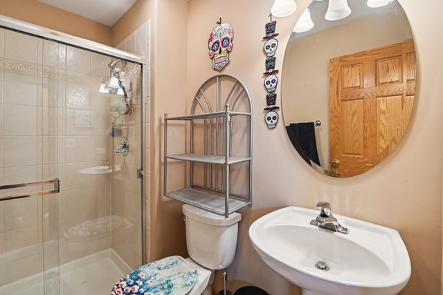 160 Lincoln Street Roselle IL 60172