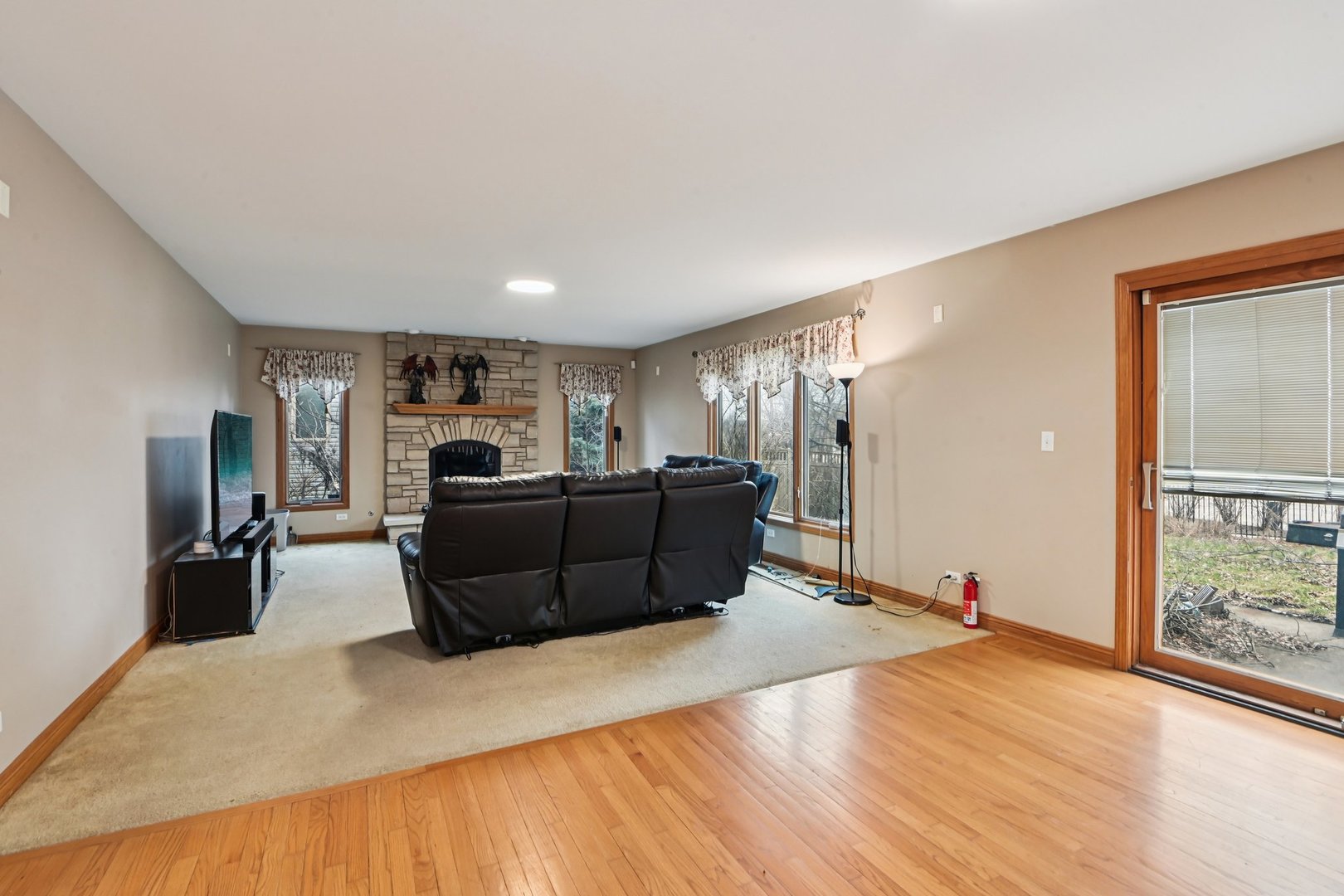 160 Lincoln Street Roselle IL 60172