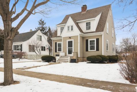 131 Walton Street Barrington IL 60010