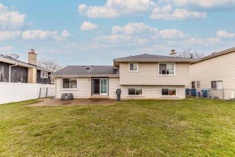 1124 North Anvil Court Addison IL 60101