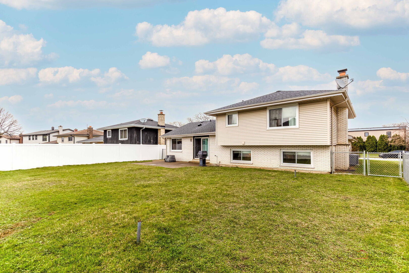 1124 North Anvil Court Addison IL 60101