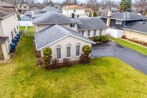 1124 North Anvil Court Addison IL 60101