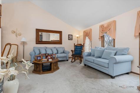 1124 North Anvil Court Addison IL 60101