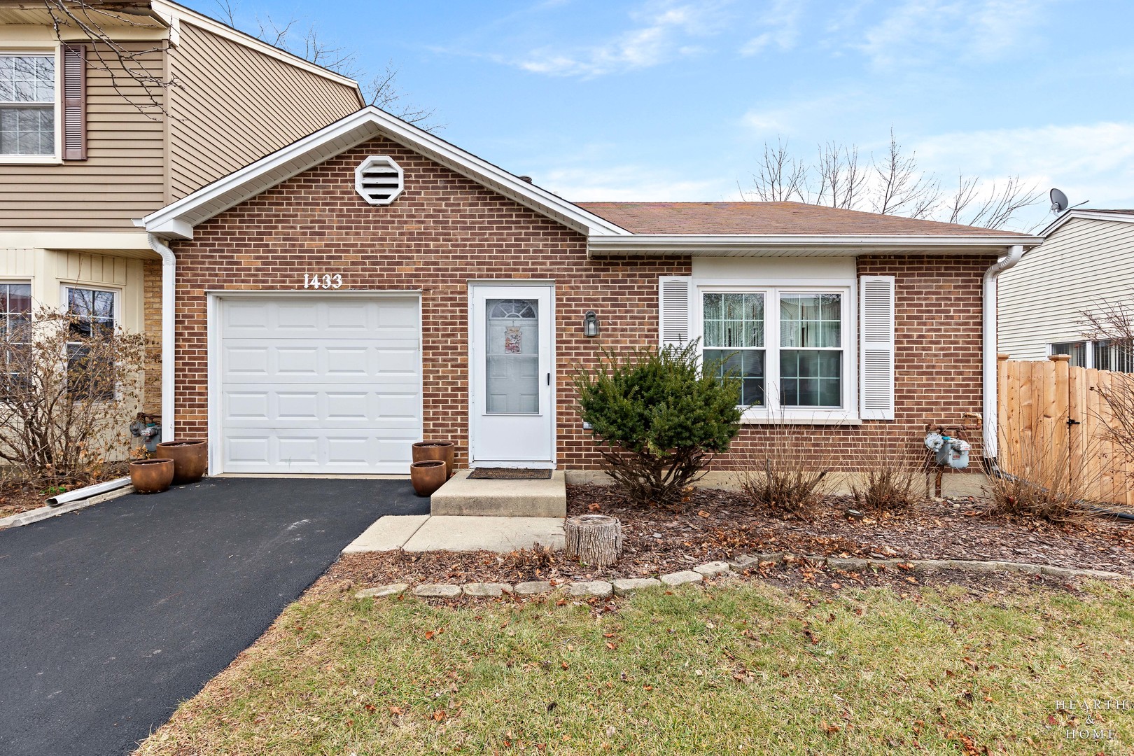 1433 Oxford Street Carol Stream IL 60188