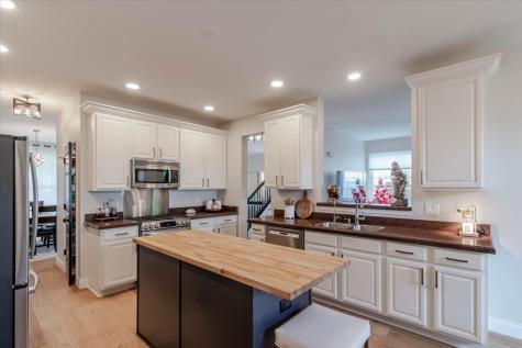4 Forest Cove Court Streamwood IL 60107