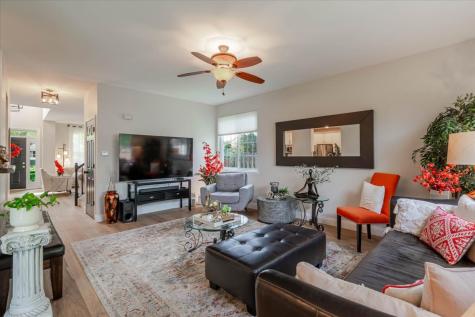 4 Forest Cove Court Streamwood IL 60107