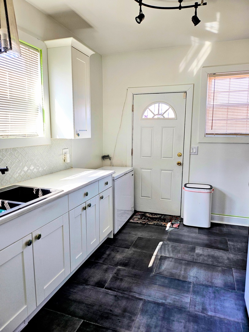 5254 West Monroe Street Chicago IL 60644