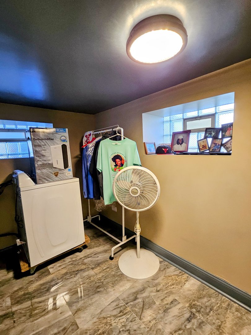 5254 West Monroe Street Chicago IL 60644