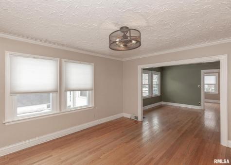2416 12TH Street Moline IL 61265