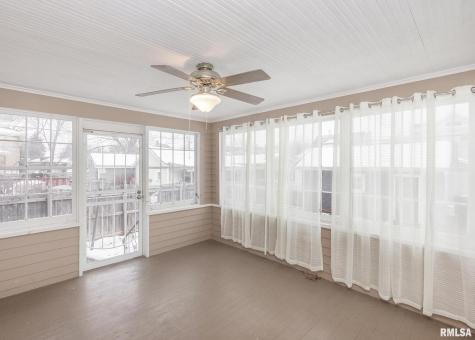 2416 12TH Street Moline IL 61265