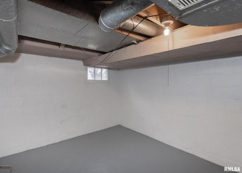 2416 12TH Street Moline IL 61265